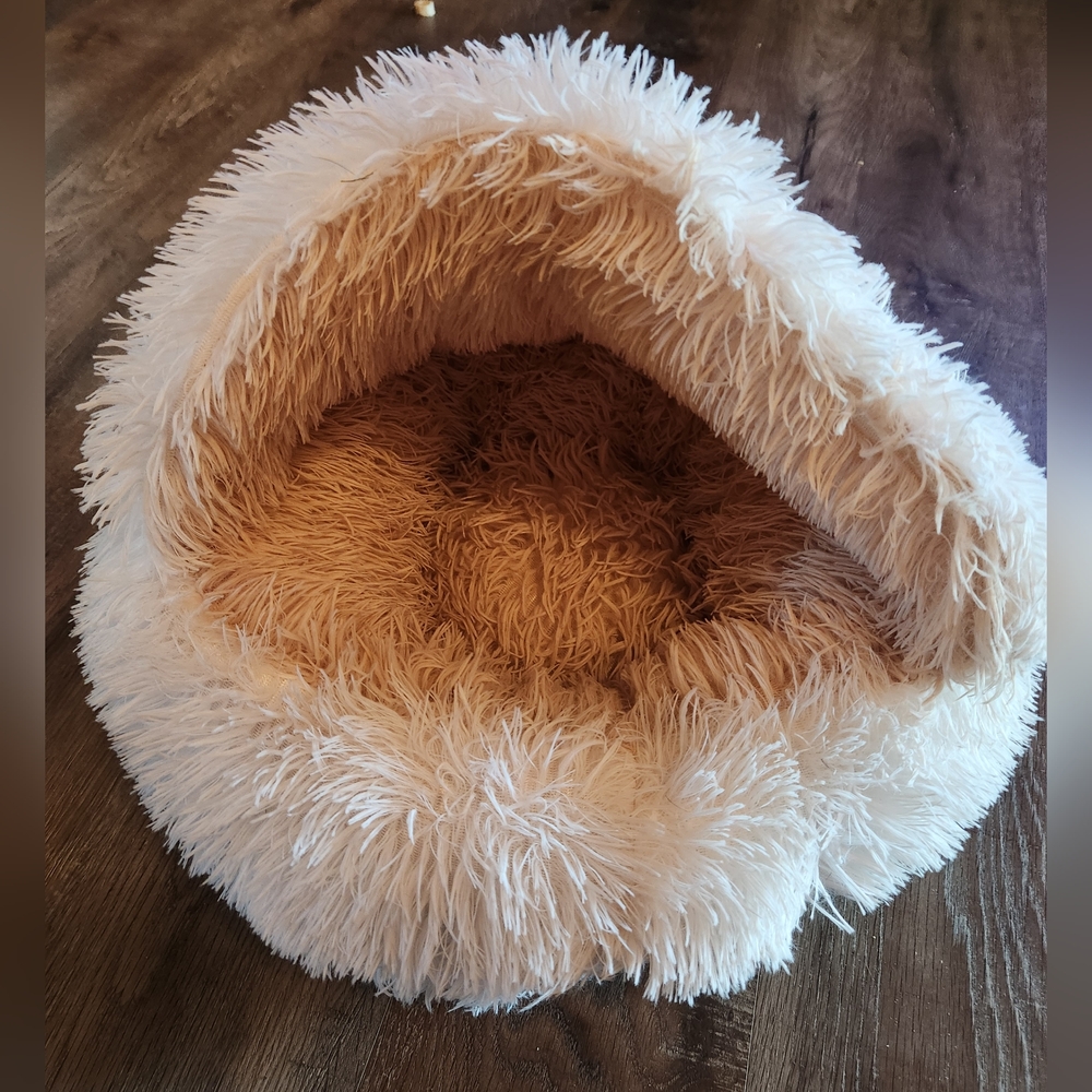 Fuzzy Hide-away Comfy Pet Cat Bed